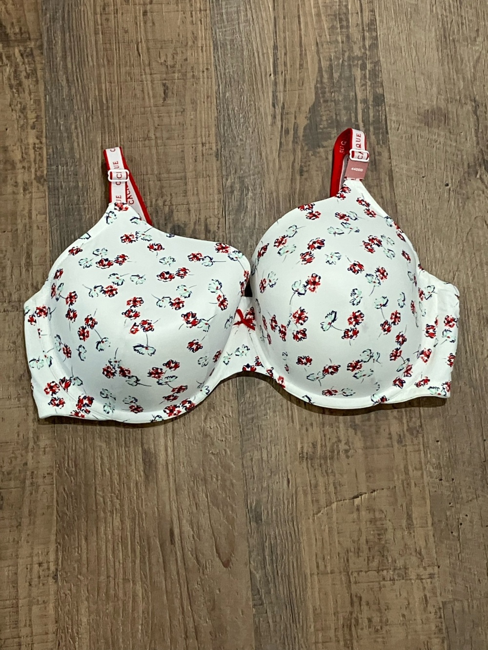 NWOT Cacique White Floral Padded Lightly Lined T Shirt Bra w/Red Accents 44DDD
